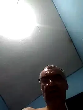 hugosafado333 online show from 01/17/25, 05:11