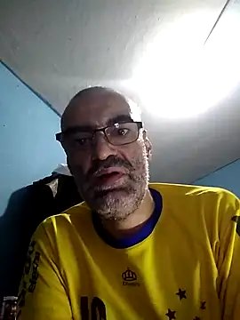 hugosafado333 online show from 02/14/25, 05:19