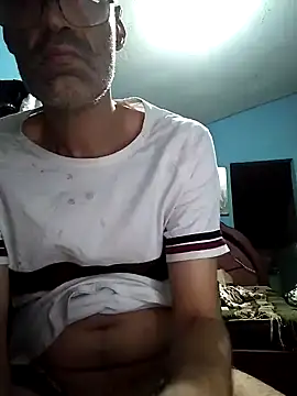 hugosafado333 online show from 02/09/25, 06:01