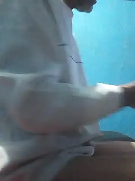 hugosafado333 online show from 10/05/25, 01:40