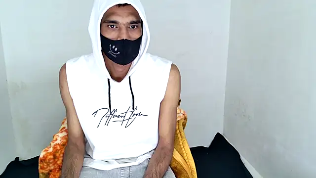 Snapshot of Habibi_big_b chatting on 11/29/25, 05:02 Habibi big b online show from 11/29/25, 05:02