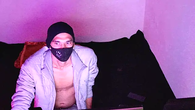 Snapshot of Habibi_big_b chatting on 11/18/25, 03:48 Habibi big b online show from 11/18/25, 03:48