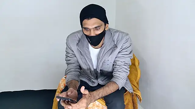 Snapshot of Habibi_big_b chatting on 11/24/25, 07:25 Habibi big b online show from 11/24/25, 07:25