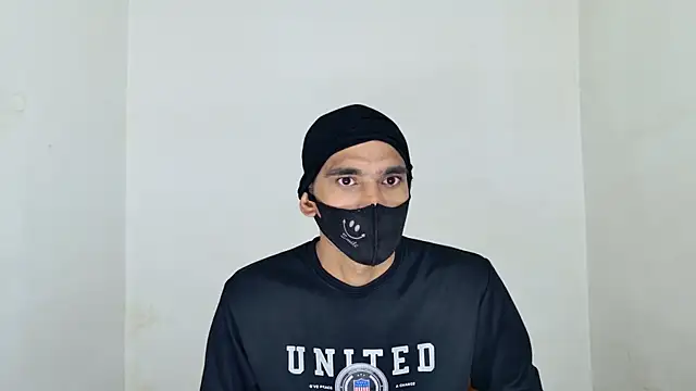 Snapshot of Habibi_big_b chatting on 12/17/25, 08:08 Habibi big b online show from 12/17/25, 08:08