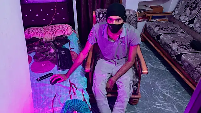 Snapshot of Habibi_big_b chatting on 11/03/25, 08:18 Habibi big b online show from 11/03/25, 08:18