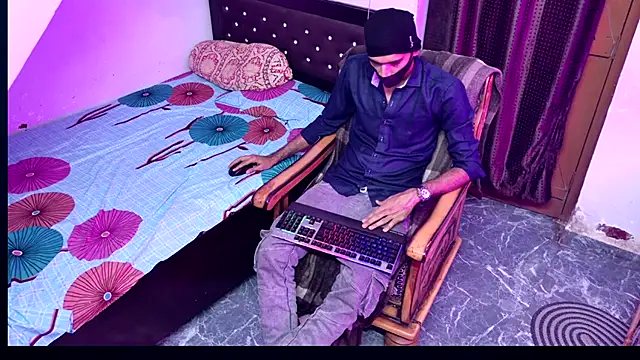 Snapshot of Habibi_big_b chatting on 09/20/25, 05:40 Habibi big b online show from 09/20/25, 05:40