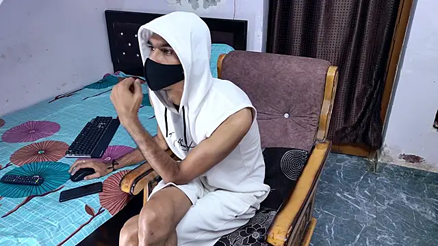 Snapshot of Habibi_big_b chatting on 11/10/25, 06:40 Habibi big b online show from 11/10/25, 06:40