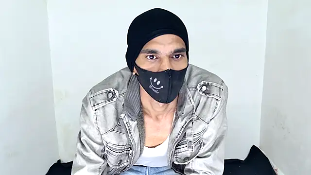 Snapshot of Habibi_big_b chatting on 11/28/25, 11:16 Habibi big b online show from 11/28/25, 11:16