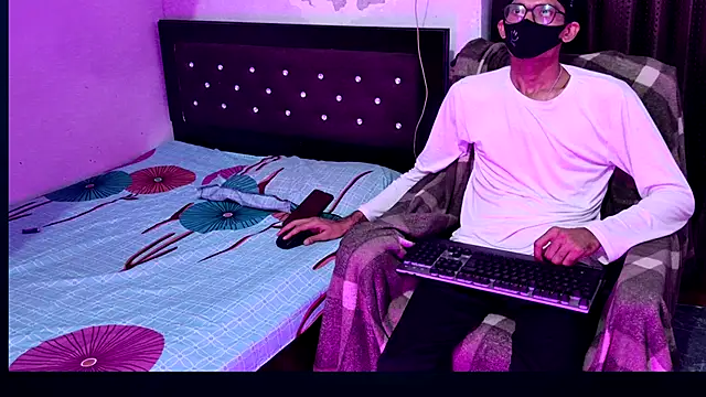 Snapshot of Habibi_big_b chatting on 09/12/25, 05:35 Habibi big b online show from 09/12/25, 05:35