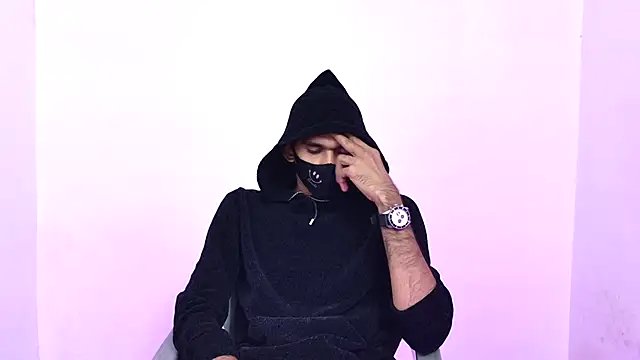 Snapshot of Habibi_big_b chatting on 11/17/25, 09:46 Habibi big b online show from 11/17/25, 09:46