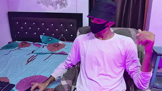 Snapshot of Habibi_big_b chatting on 11/03/25, 08:23 Habibi big b online show from 11/03/25, 08:23