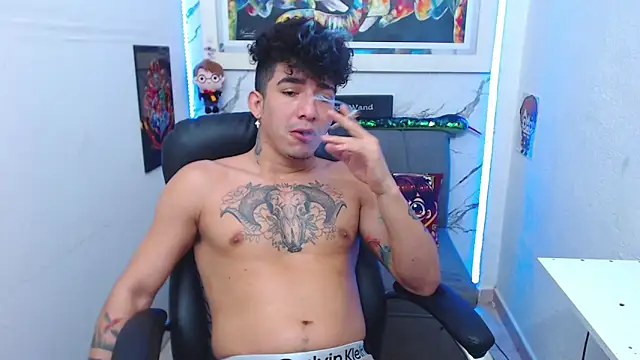 targuerian22 online show from 11/29/25, 06:57