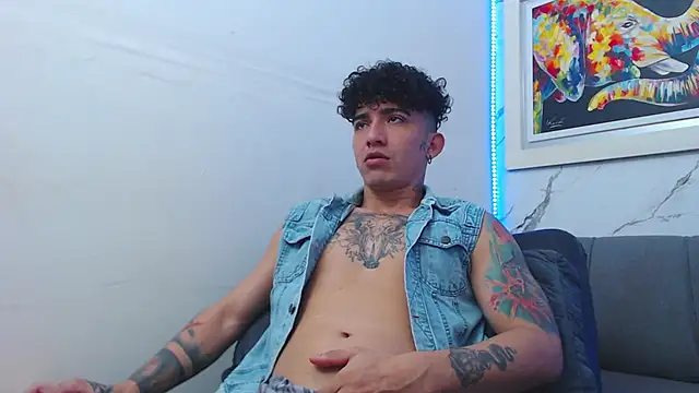 Snapshot of targuerian22 chatting on 01/17/26, 08:23 targuerian22 online show from 01/17/26, 08:23