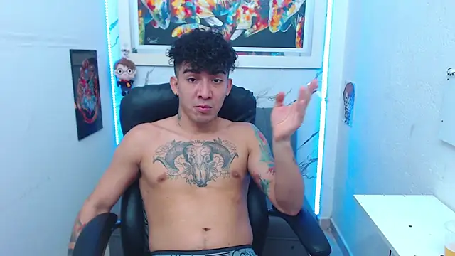 targuerian22 online show from 11/21/25, 12:42