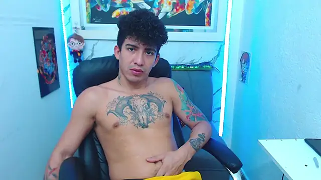 targuerian22 online show from 11/08/25, 07:56