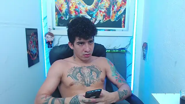 targuerian22 online show from 11/06/25, 06:28