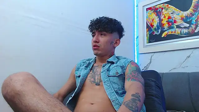 Snapshot of targuerian22 chatting on 01/14/26, 01:53 targuerian22 online show from 01/14/26, 01:53