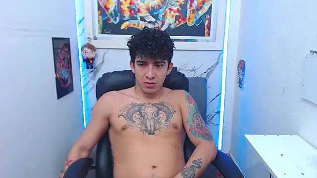 targuerian22 online show from 11/11/25, 01:22