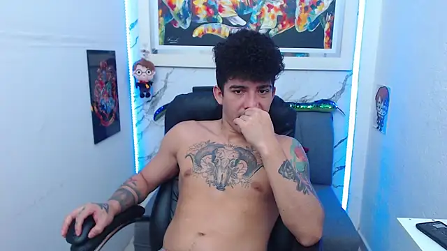 targuerian22 online show from 10/30/25, 04:33