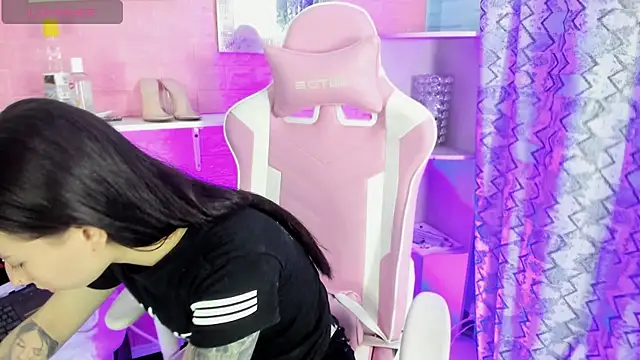 hanna  azumi online show from 04/24/26, 04:03