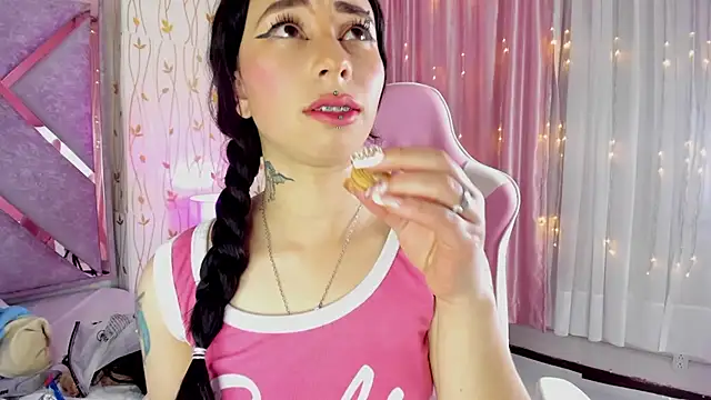 hanna  azumi online show from 03/03/25, 08:19