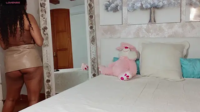 MilaTeenX online show from 04/10/26, 05:58