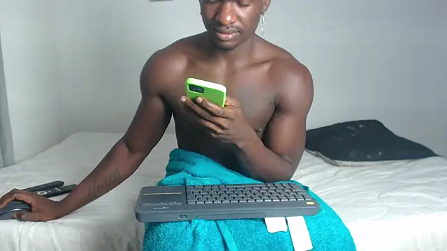 Snapshot of edwin_mosquera1 chatting on 02/10/25, 01:33 edwin mosquera1 online show from 02/10/25, 01:33