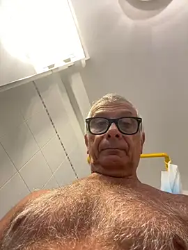 4n4l1zz4m1 online show from 09/14/25, 10:48