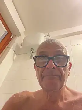 4n4l1zz4m1 online show from 10/25/25, 11:16