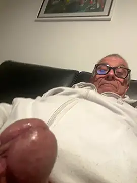 4n4l1zz4m1 online show from 02/15/26, 08:30