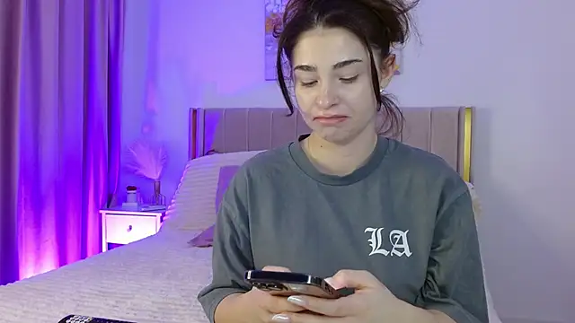 GraceCarther online show from 11/26/25, 06:41