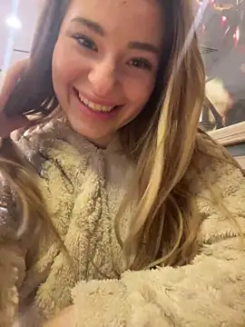 Snapshot of GraceCarther chatting on 02/17/25, 12:22 GraceCarther online show from 02/17/25, 12:22