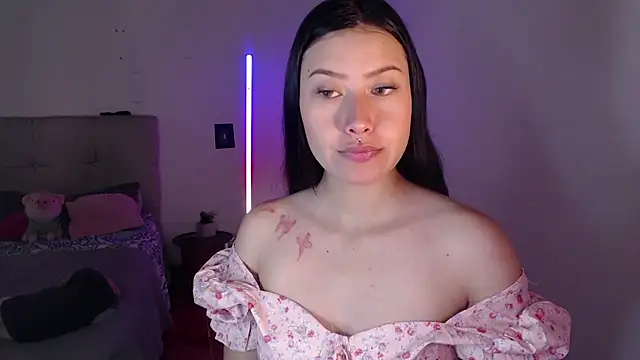 Snapshot of Emilyswan04 chatting on 01/16/25, 02:51 Emilyswan04 online show from 01/16/25, 02:51