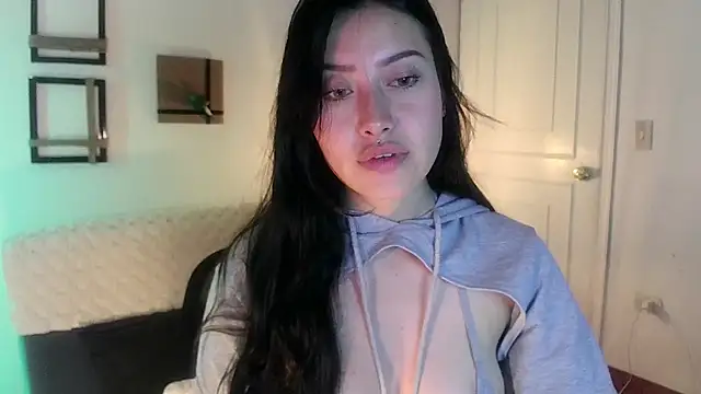 Snapshot of Emilyswan04 chatting on 02/20/25, 01:57 Emilyswan04 online show from 02/20/25, 01:57