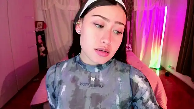 Emilyswan04 online show from 01/17/26, 02:48