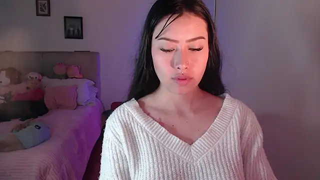 Snapshot of Emilyswan04 chatting on 01/27/25, 04:11 Emilyswan04 online show from 01/27/25, 04:11