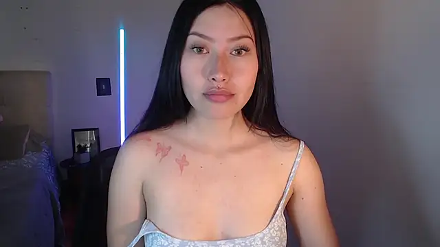 Snapshot of Emilyswan04 chatting on 01/18/25, 04:10 Emilyswan04 online show from 01/18/25, 04:10