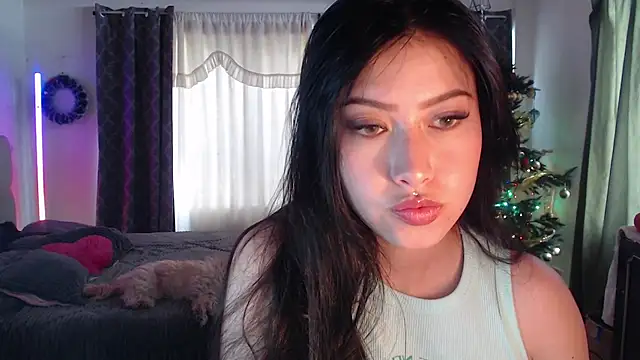 Snapshot of Emilyswan04 chatting on 12/17/24, 06:42 Emilyswan04 online show from 12/17/24, 06:42