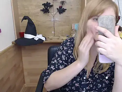 DaniellaKiss online show from 11/26/25, 06:41