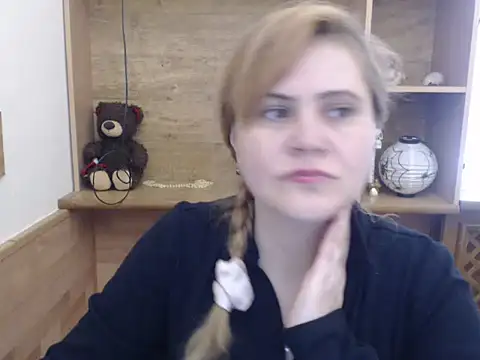 DaniellaKiss online show from 04/24/26, 07:32