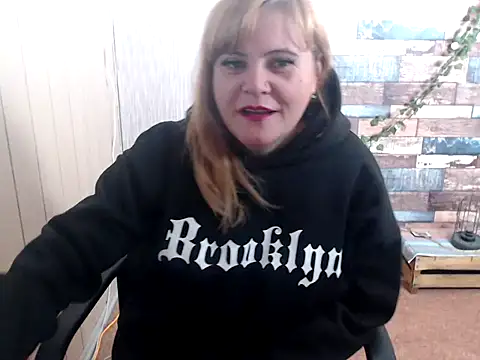 DaniellaKiss online show from 10/02/25, 06:28