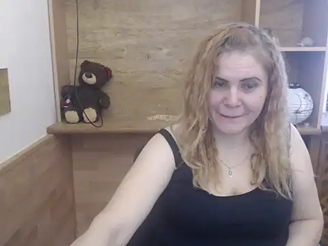 DaniellaKiss online show from 04/14/26, 07:35