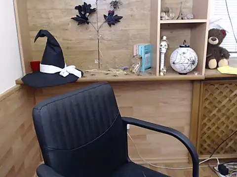 DaniellaKiss online show from 11/22/25, 08:51