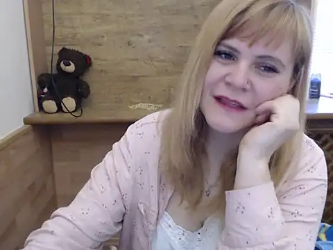 DaniellaKiss online show from 04/05/26, 09:05