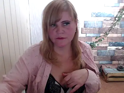 DaniellaKiss online show from 10/01/25, 09:47