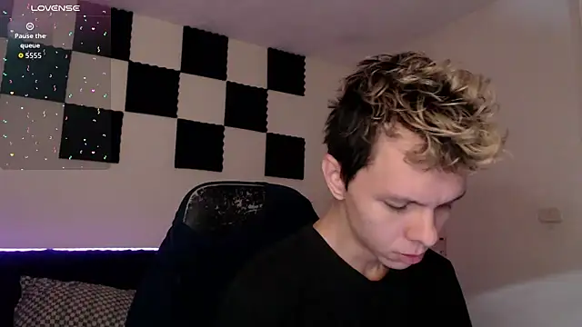 bryamado69 online show from 09/28/25, 12:45