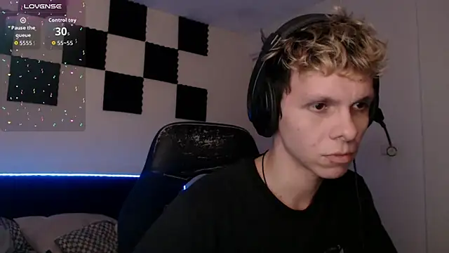 bryamado69 online show from 10/17/25, 12:58