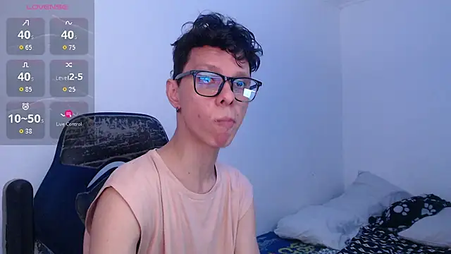 Snapshot of bryamado69 chatting on 07/08/26, 01:52 bryamado69 online show from 07/08/26, 01:52