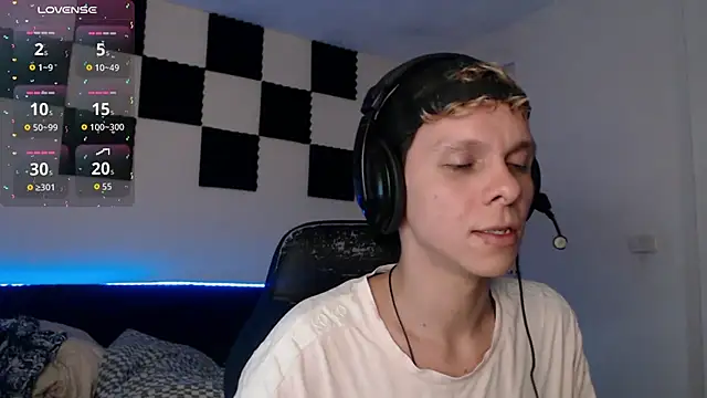 bryamado69 online show from 10/19/25, 08:22