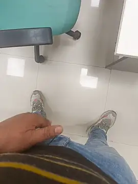 Snapshot of Gururonny07 chatting on 02/19/25, 12:11 Gururonny07 online show from 02/19/25, 12:11